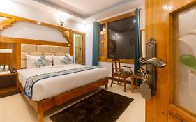 The Golden Oak Inn Bed & Breakfast